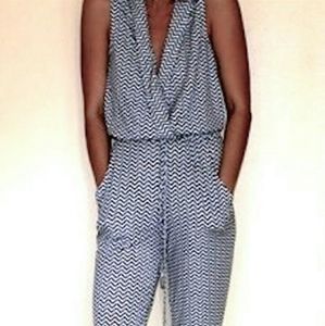 SKIES ARE BLUE Chevron Jumper